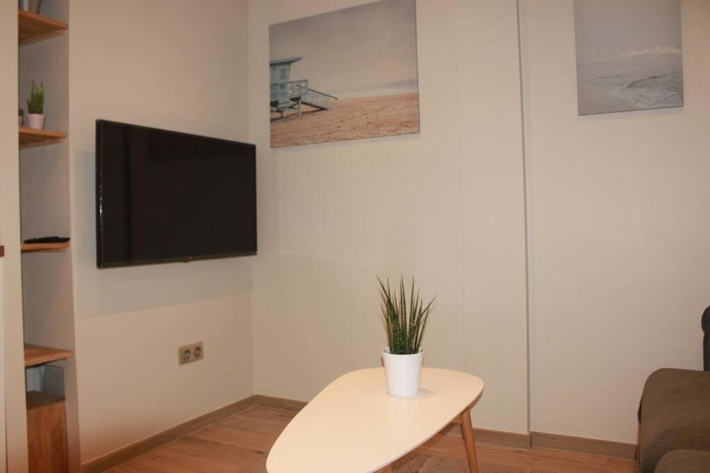 L36 Sea View Terrace 10min Walking To Sea/parking & Ac Apartment